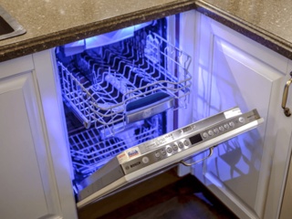 Освещение внутренней камеры в посудомоечной машине